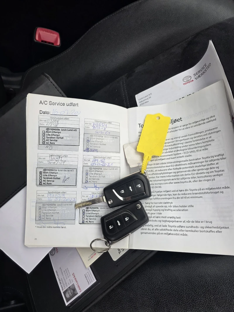 Toyota Avensis 2.0 D4D FACELIFT, NAVI., снимка 13 - Автомобили и джипове - 53175560