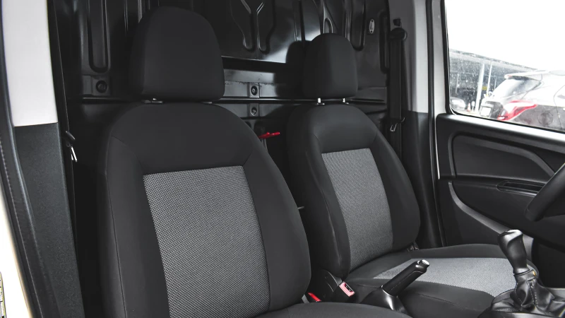 Fiat Doblo Cargo Active 1.3 MultiJet, снимка 11 - Автомобили и джипове - 53507787