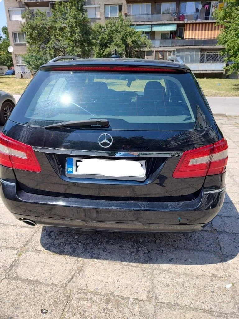 Mercedes-Benz E 200 Комби, снимка 12 - Автомобили и джипове - 39672248