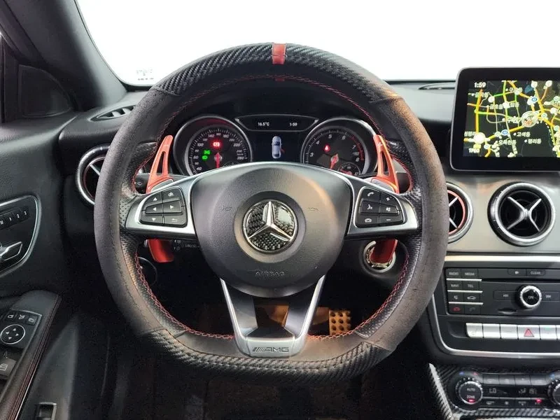 Mercedes-Benz CLA 2.5, снимка 13 - Автомобили и джипове - 54288326