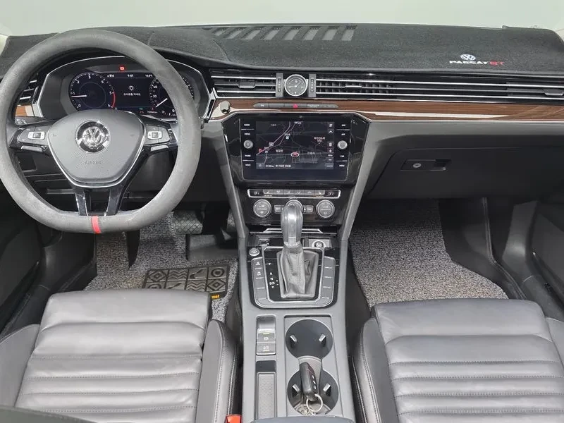 VW Passat 2.0 TDI, снимка 7 - Автомобили и джипове - 54299807