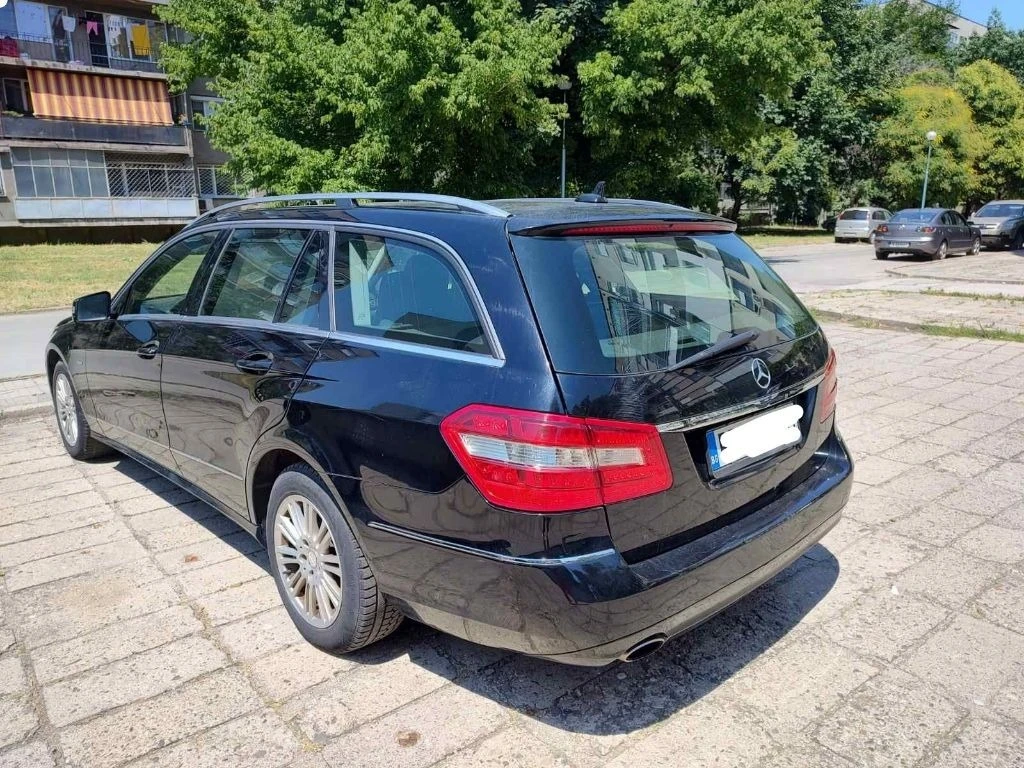 Mercedes-Benz E 200 Комби - изображение 2