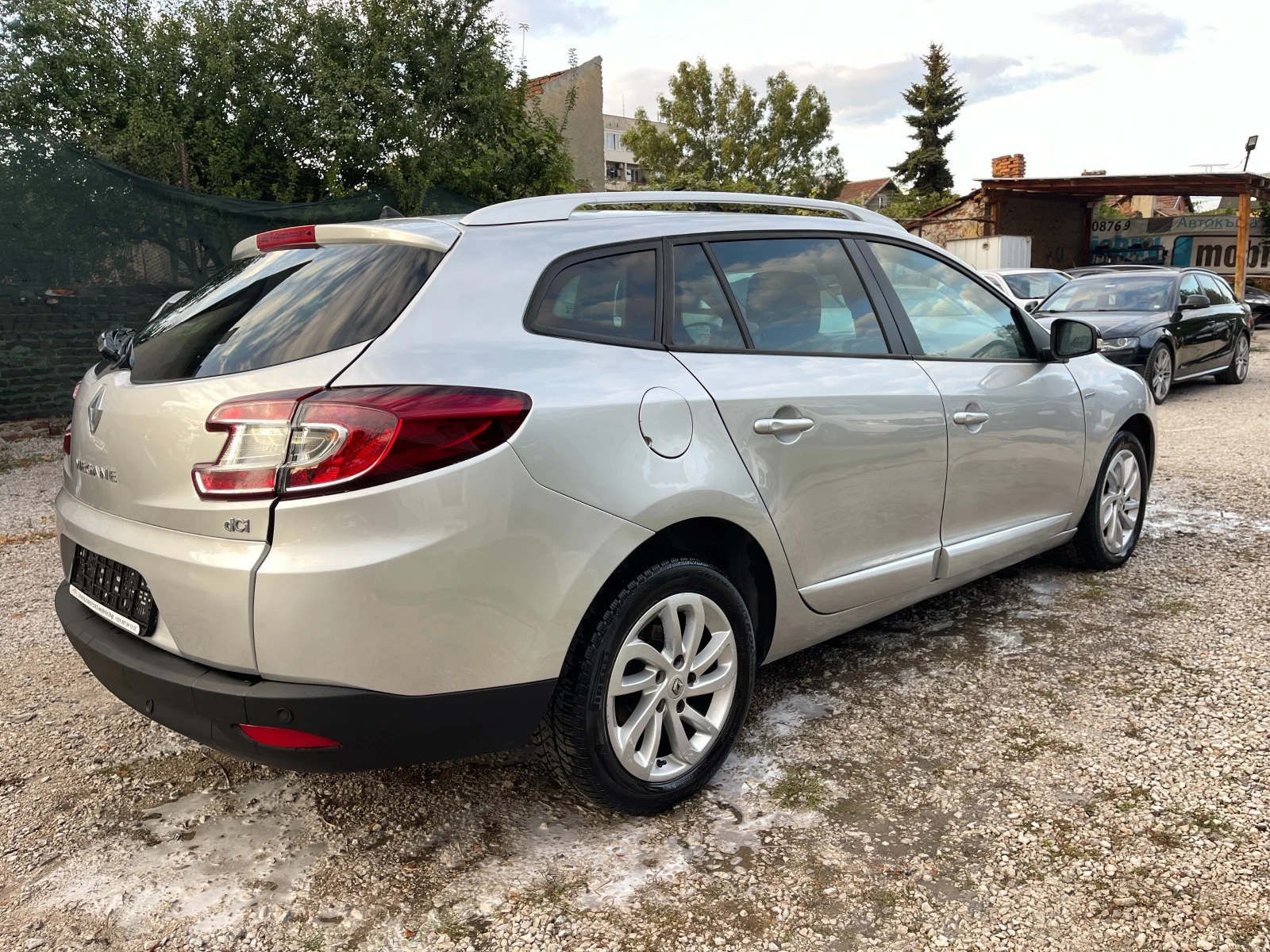 Renault Megane 1.5DCi Автоматик  * EURO6B*  - изображение 4