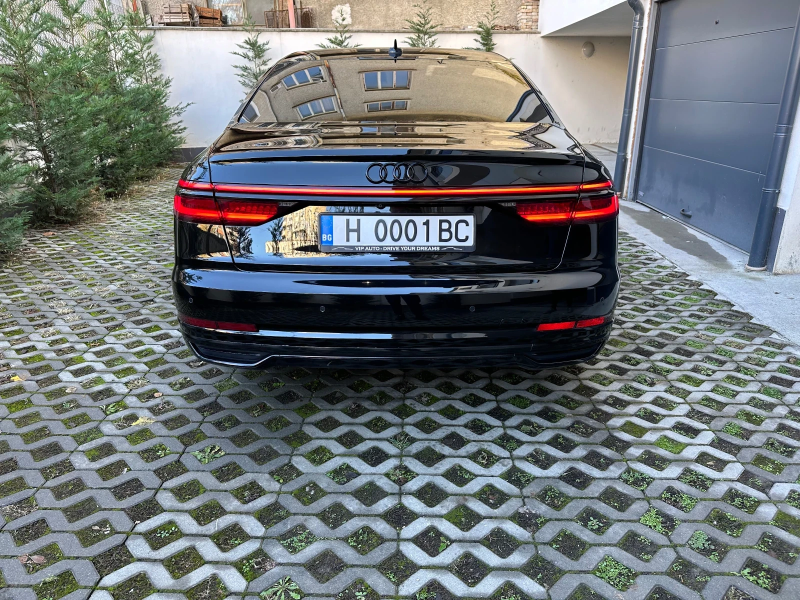 Audi A8 50TDI ИСТОРИЯ* B&O* PANO* МАСАЖ* ОБДУХВАНЕ* ПОДГ - изображение 6