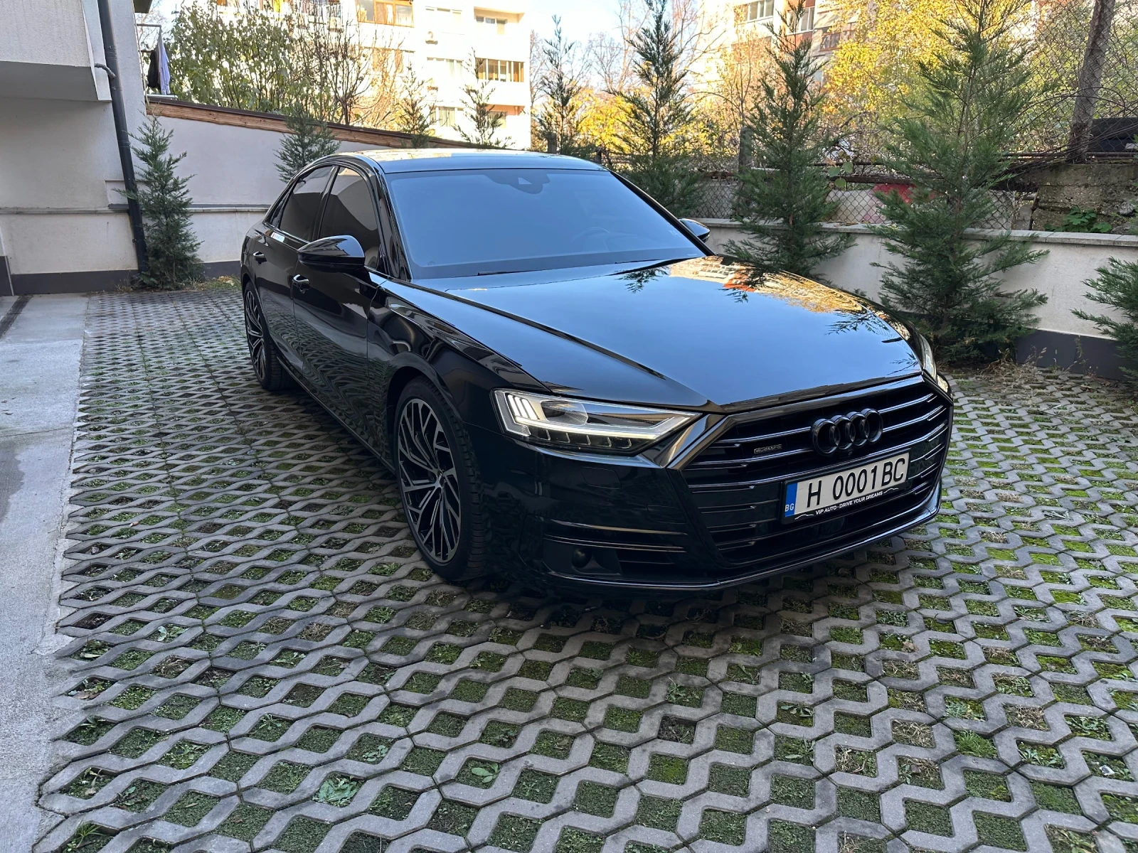 Audi A8 50TDI ИСТОРИЯ* B&O* PANO* МАСАЖ* ОБДУХВАНЕ* ПОДГ - изображение 3