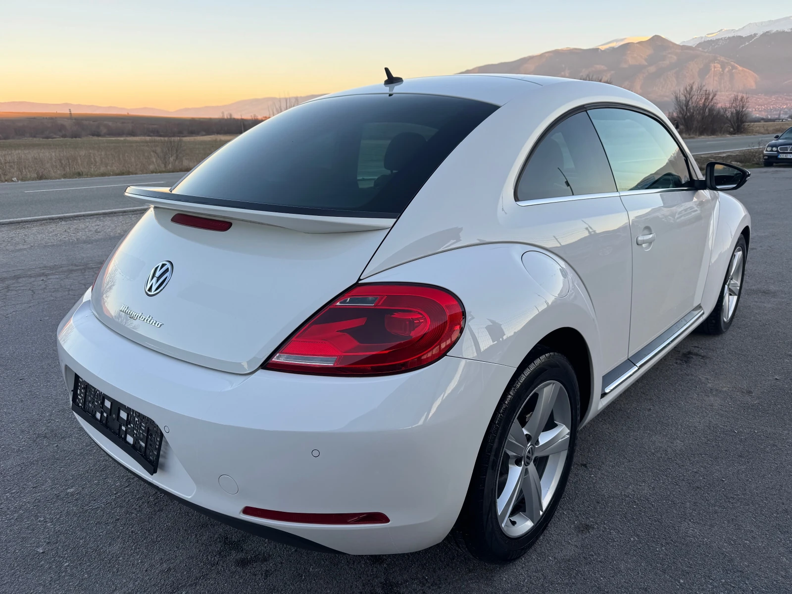 VW Beetle 1.4TSi-FENDER EDITION - изображение 6