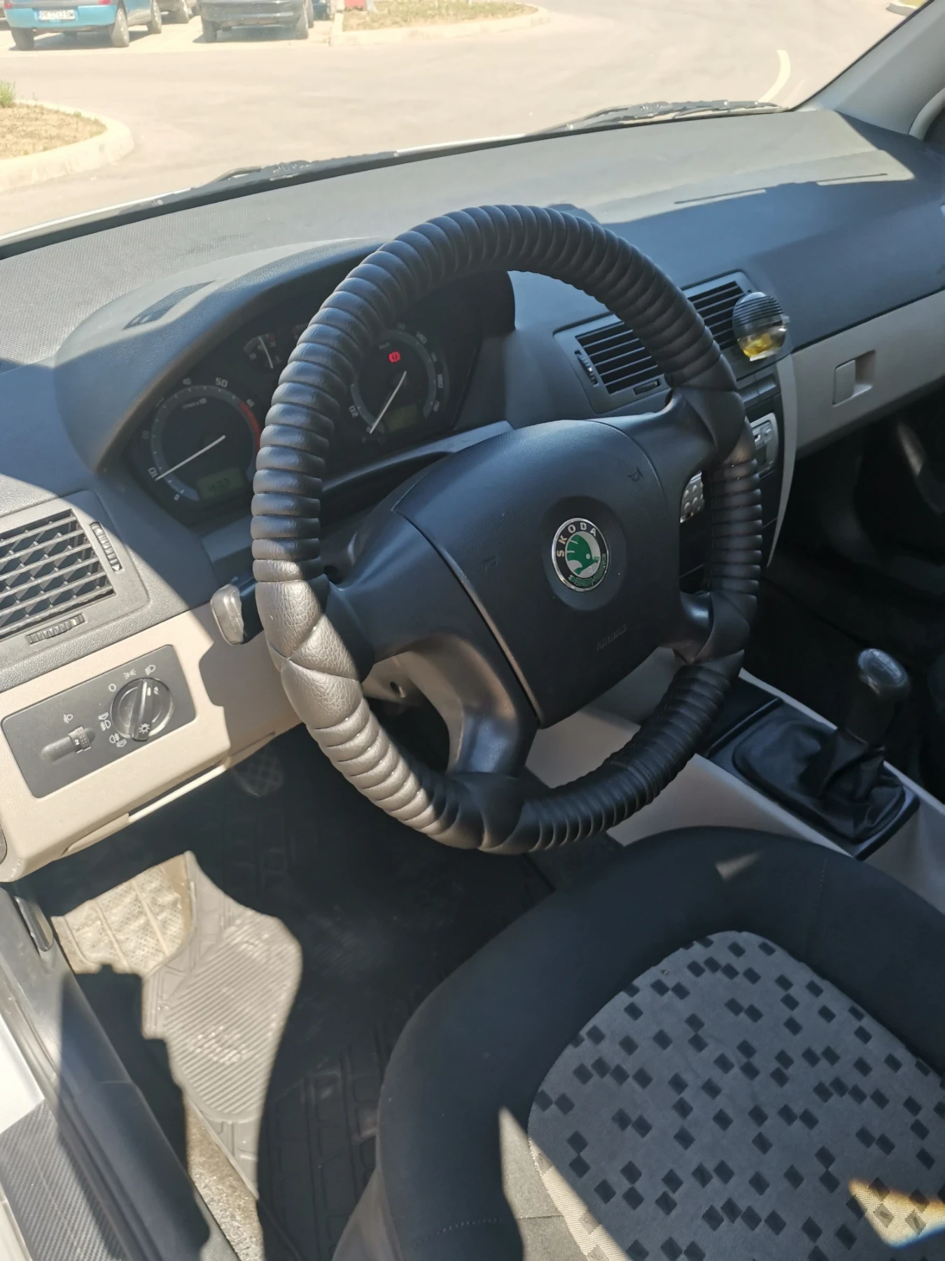 Skoda Fabia 1.4 16V  86 коня - изображение 10