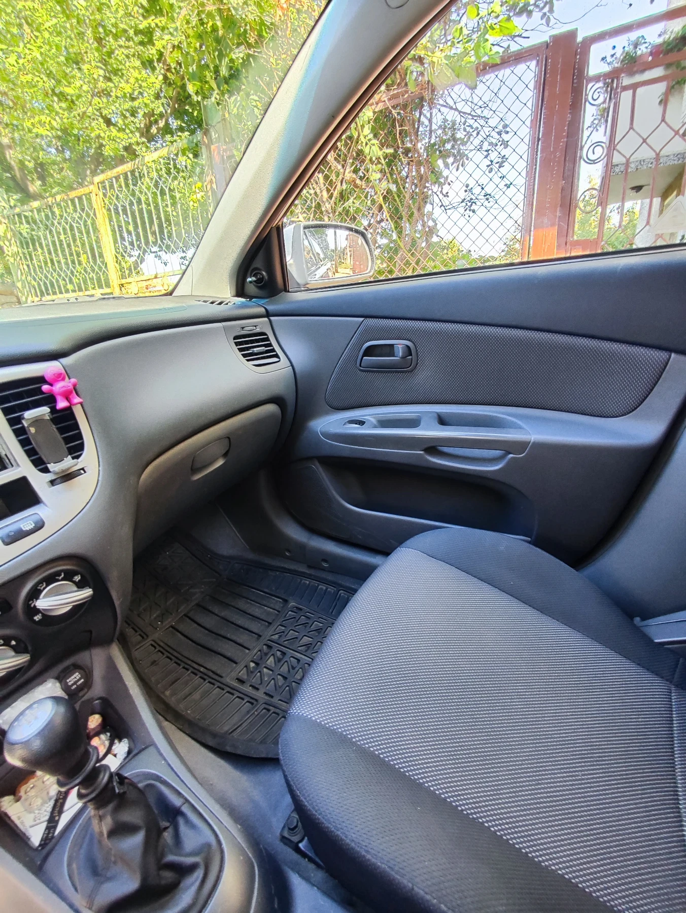 Kia Rio 1, 5CRDi - изображение 2