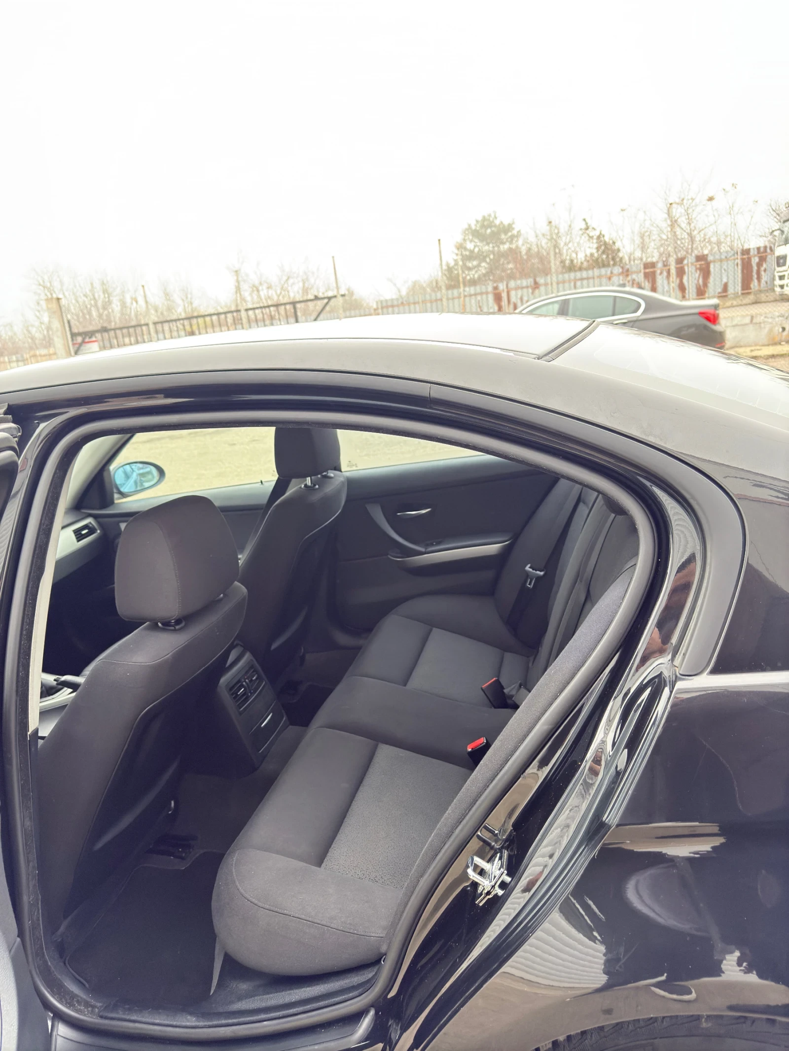 BMW 320  - изображение 8