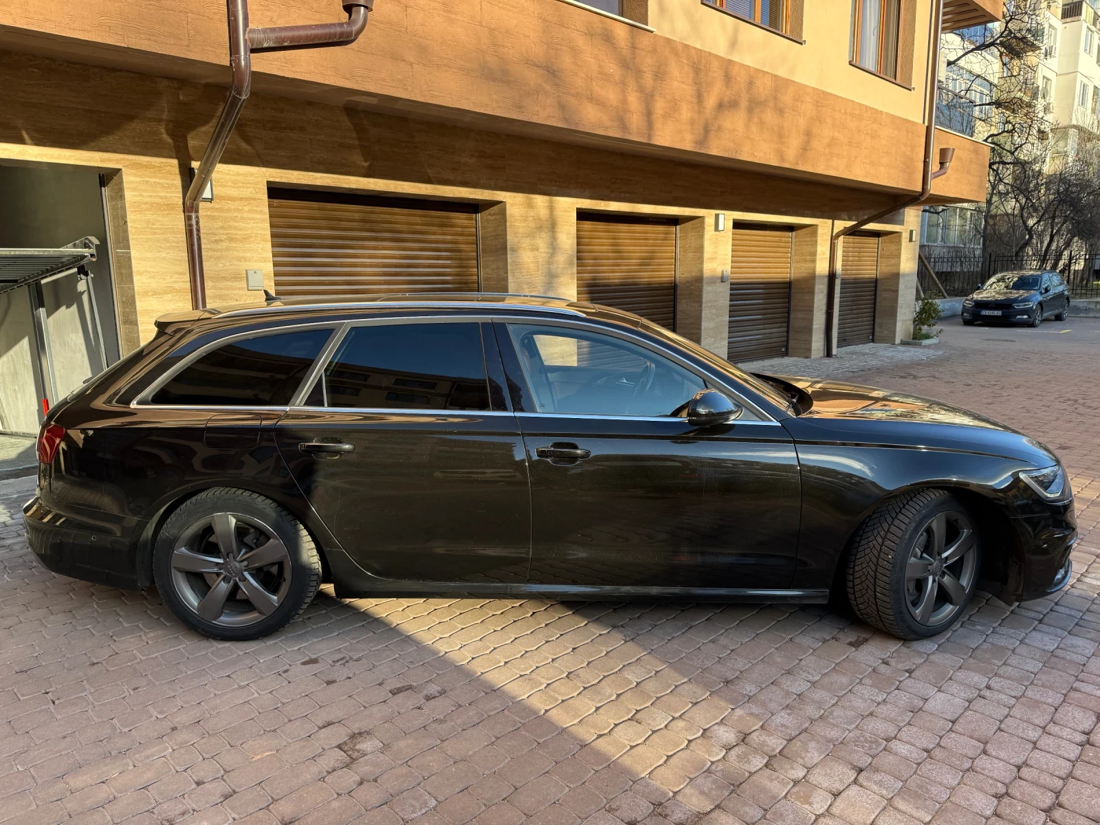 Audi A6 Цветът на слънце се мени черно минава на кафяво с  - изображение 5