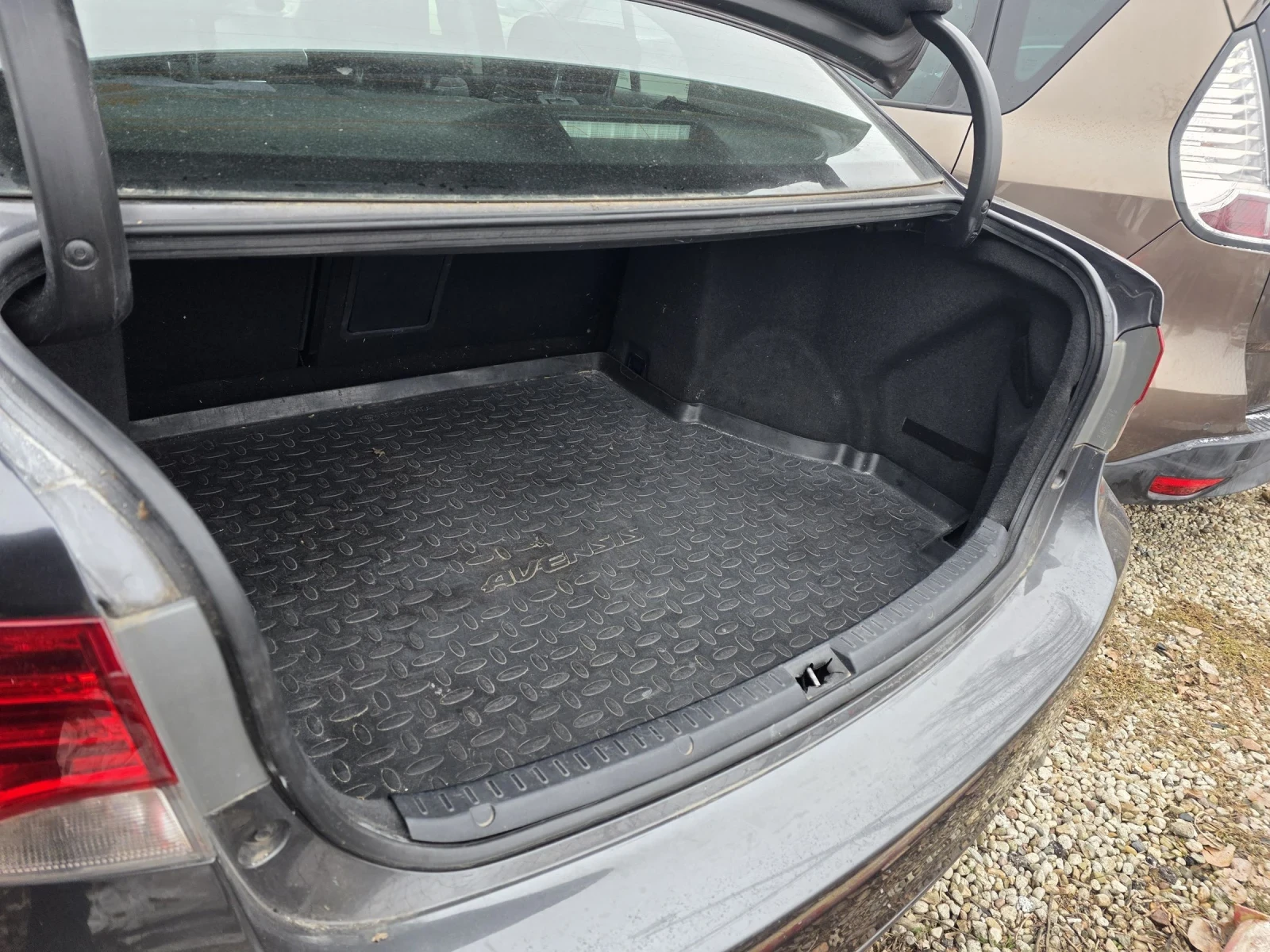 Toyota Avensis 2.0 D4D FACELIFT, NAVI. | Mobile.bg � ����������� 15