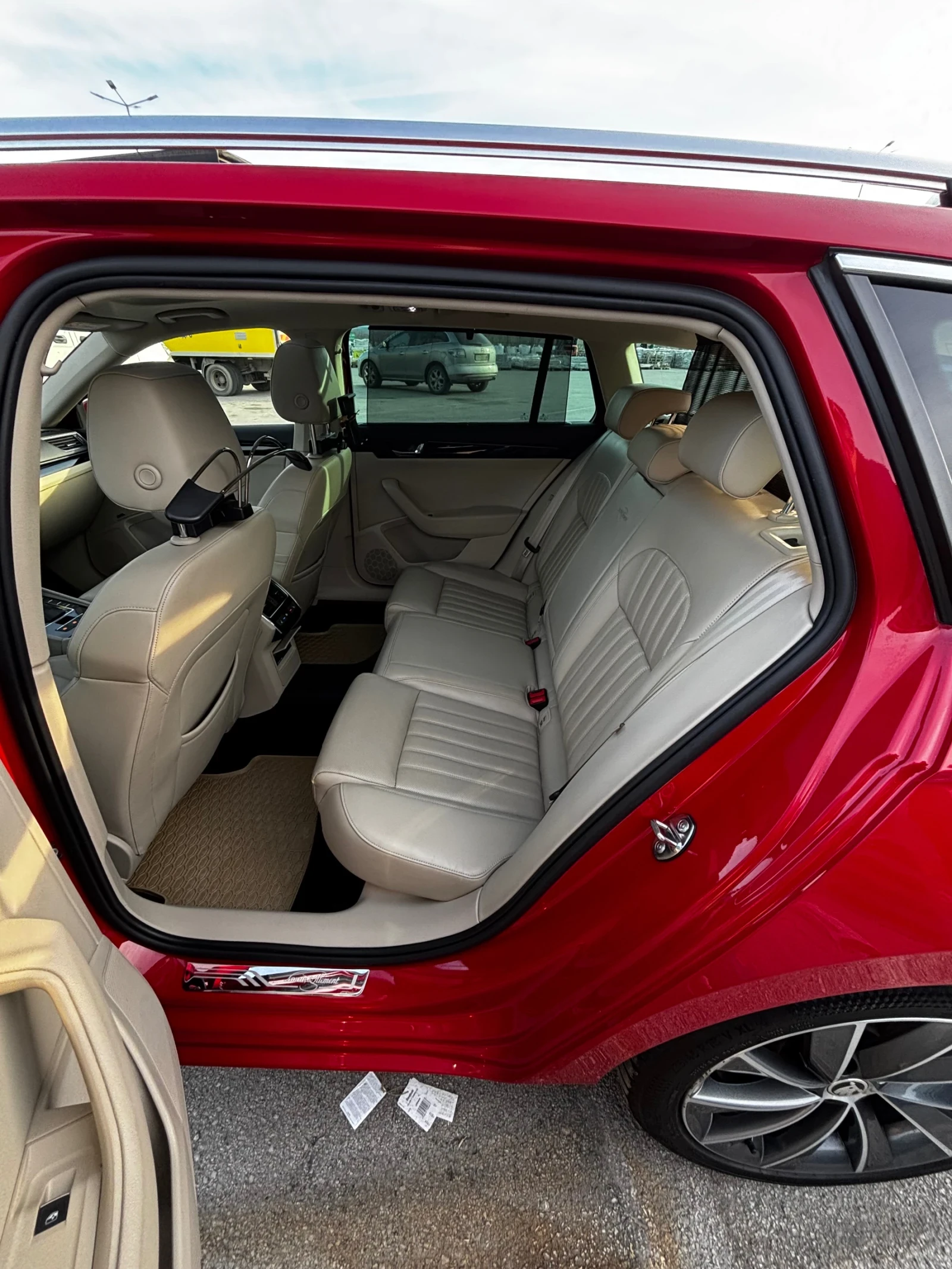 Skoda Superb Laurin&Klement 4x4, снимка 10 - Автомобили и джипове - 53758429