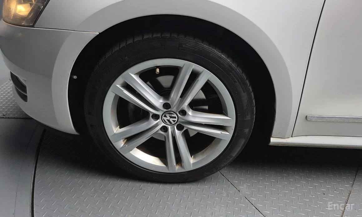 VW Passat, снимка 5 - Автомобили и джипове - 54323815