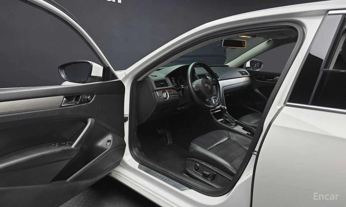 VW Passat, снимка 10 - Автомобили и джипове - 54323815