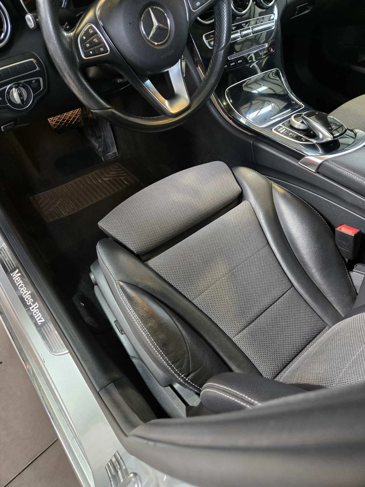 Mercedes-Benz C 350, снимка 12 - Автомобили и джипове - 54509403