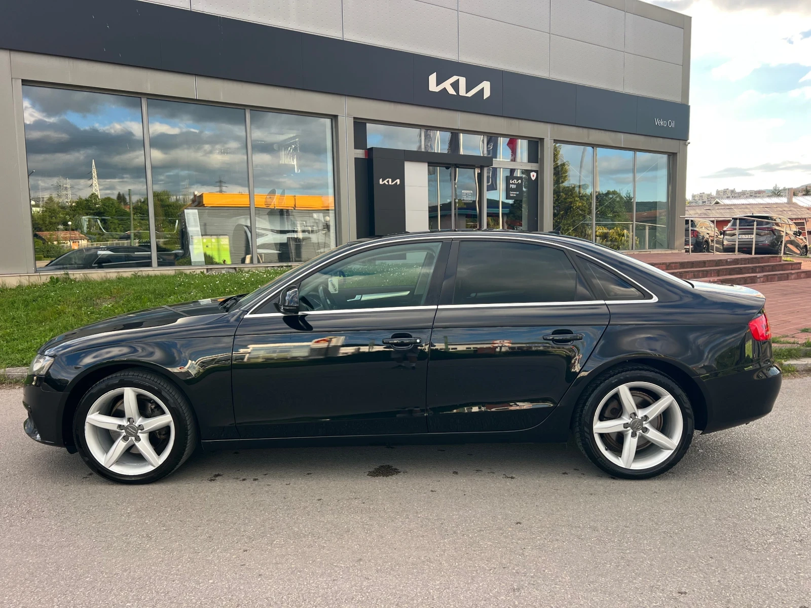 Audi A4 2.0TDI/NAVI/SLINE/TOP/FULL, снимка 2 - Автомобили и джипове - 54600989
