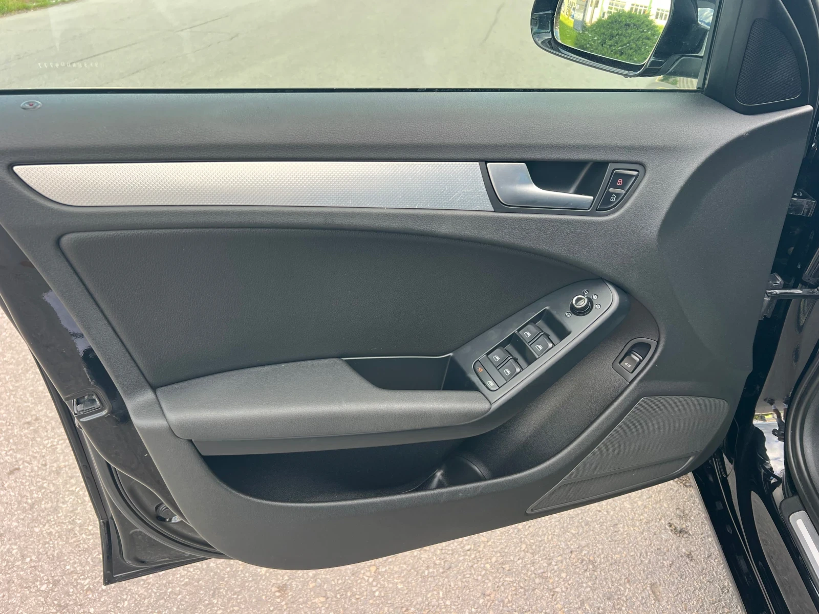 Audi A4 2.0TDI/NAVI/SLINE/TOP/FULL, снимка 7 - Автомобили и джипове - 54600989