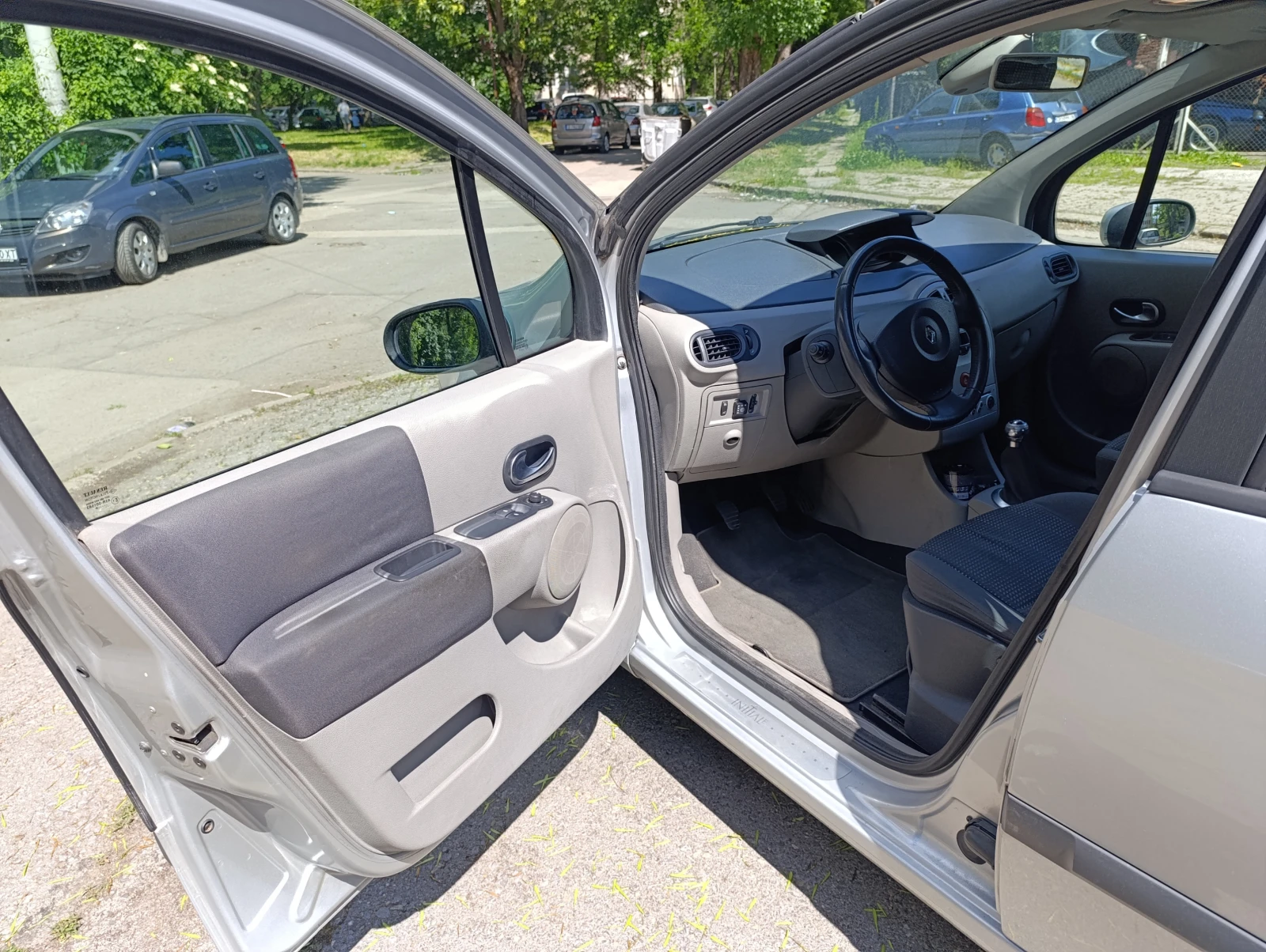 Renault Modus Initiale Paris Бензин-газ, снимка 3 - Автомобили и джипове - 54737018
