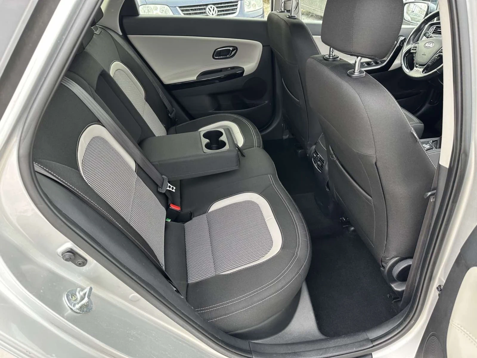 Kia Ceed Credo 1.6 , снимка 6 - Автомобили и джипове - 54796215
