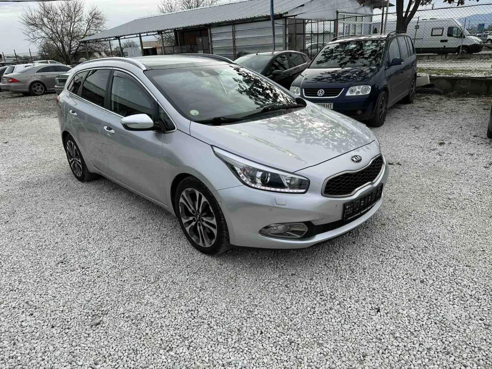 Kia Ceed Credo 1.6 , снимка 4 - Автомобили и джипове - 54796215