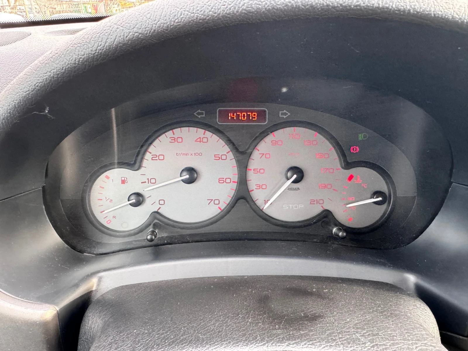 Citroen Berlingo 1.6 HDI, снимка 9 - Автомобили и джипове - 55093875
