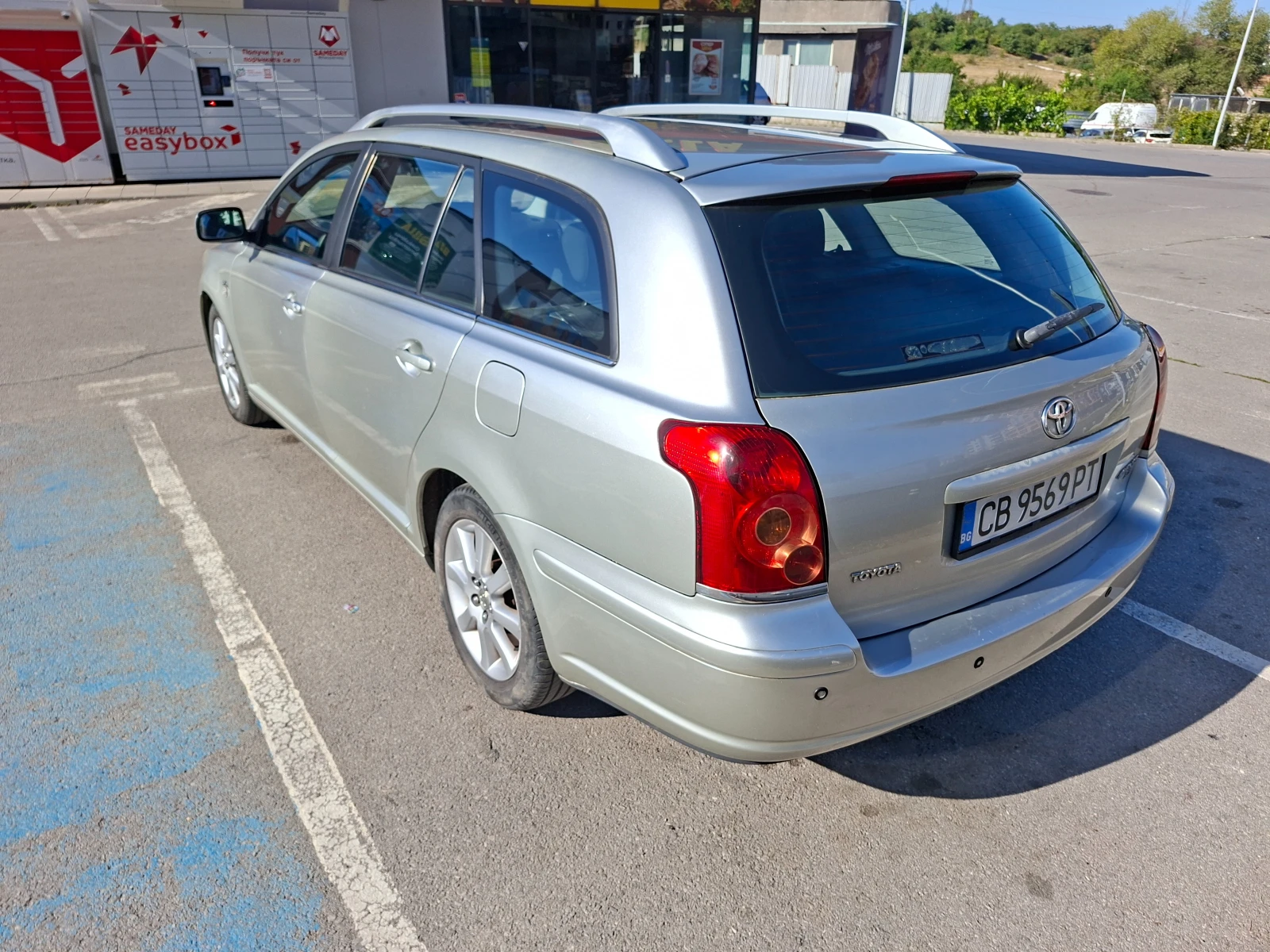 Toyota Avensis D-4D, снимка 4 - Автомобили и джипове - 55527354