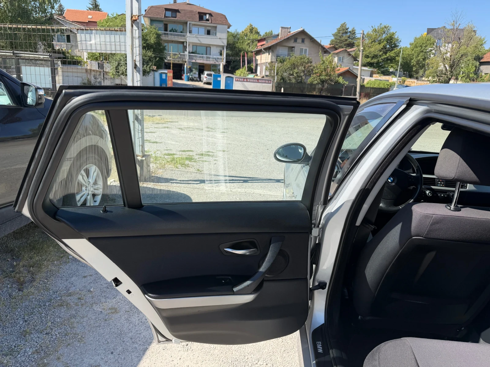 BMW 320 FACELIFT, АВТОМАТ, НАВИ, снимка 11 - Автомобили и джипове - 55687995