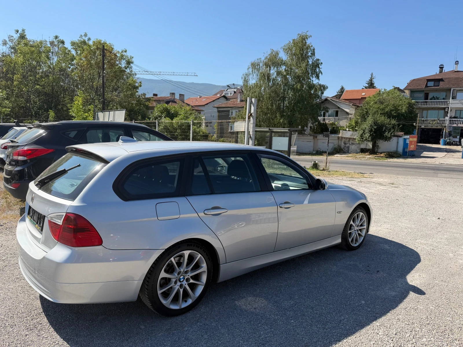 BMW 320 FACELIFT, АВТОМАТ, НАВИ, снимка 4 - Автомобили и джипове - 55687995