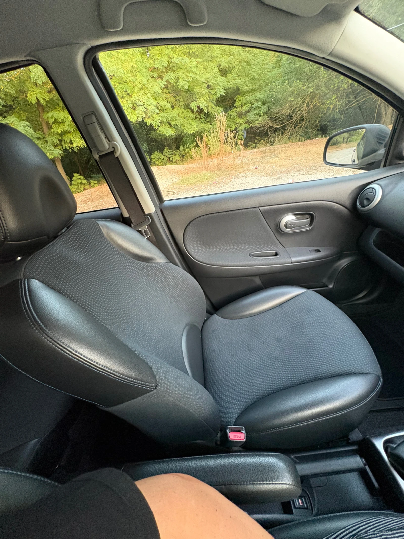 Nissan Note Tekna, снимка 8 - Автомобили и джипове - 55777759