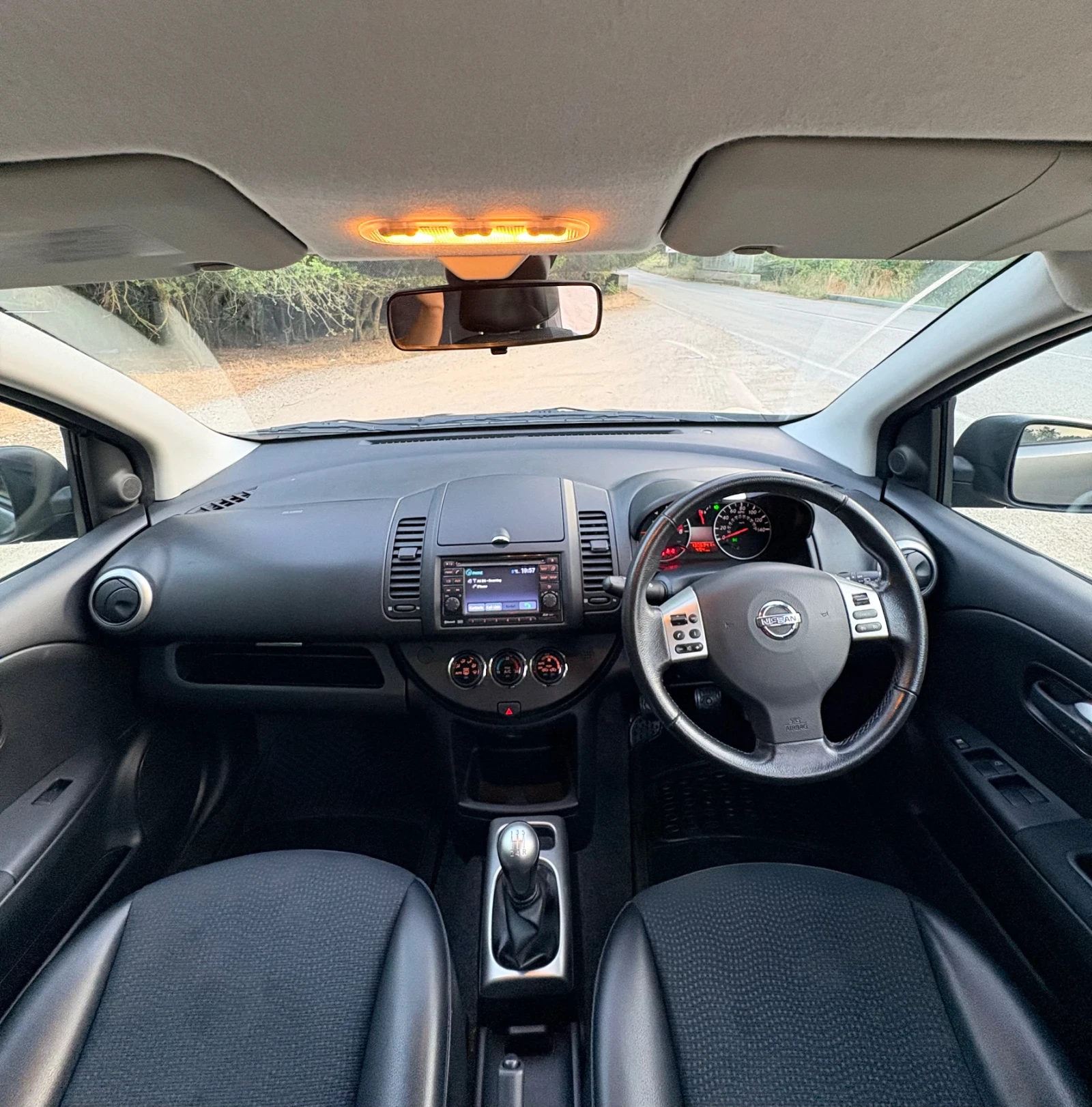 Nissan Note Tekna, снимка 14 - Автомобили и джипове - 55777759
