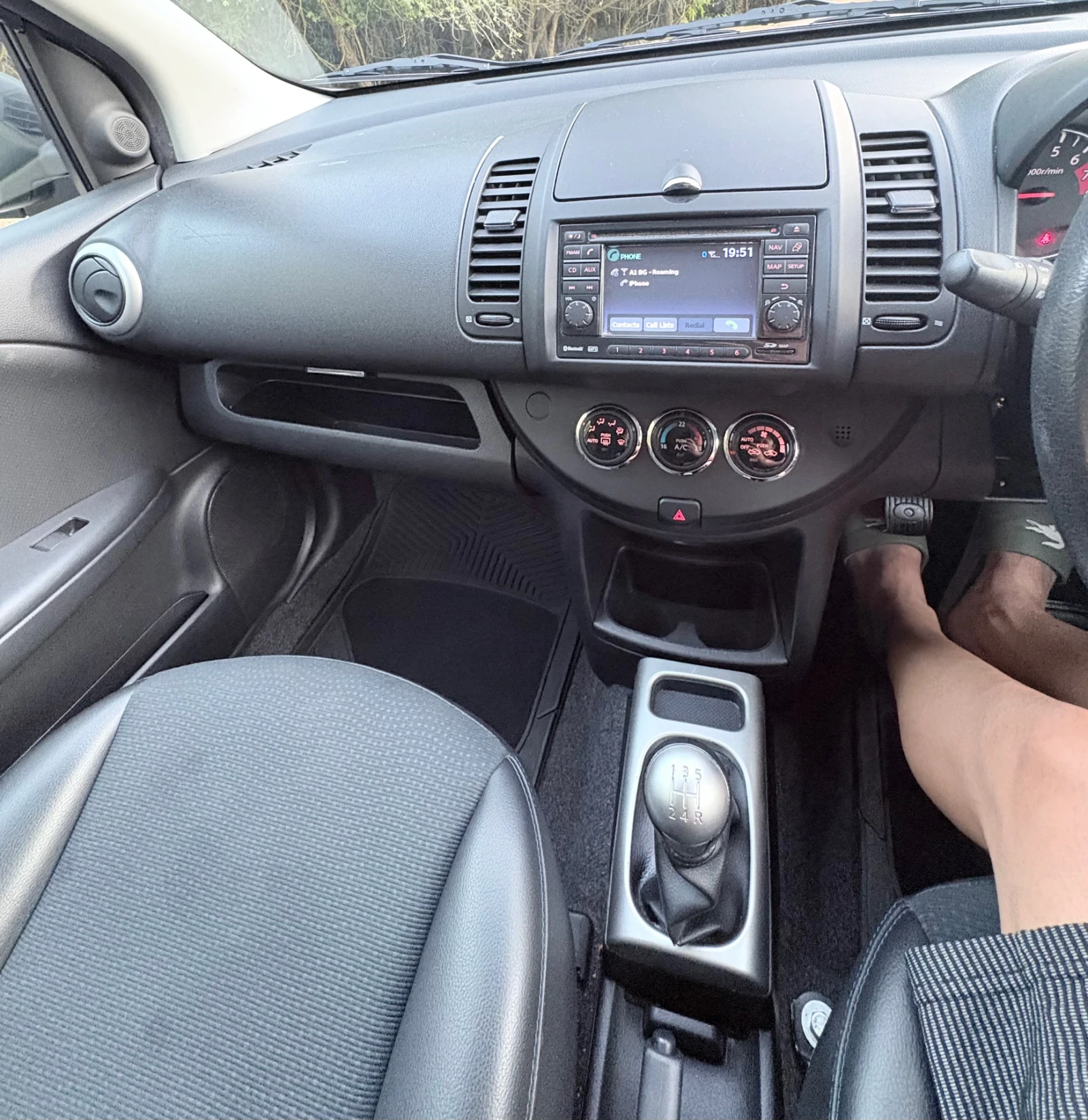 Nissan Note Tekna, снимка 9 - Автомобили и джипове - 55777759