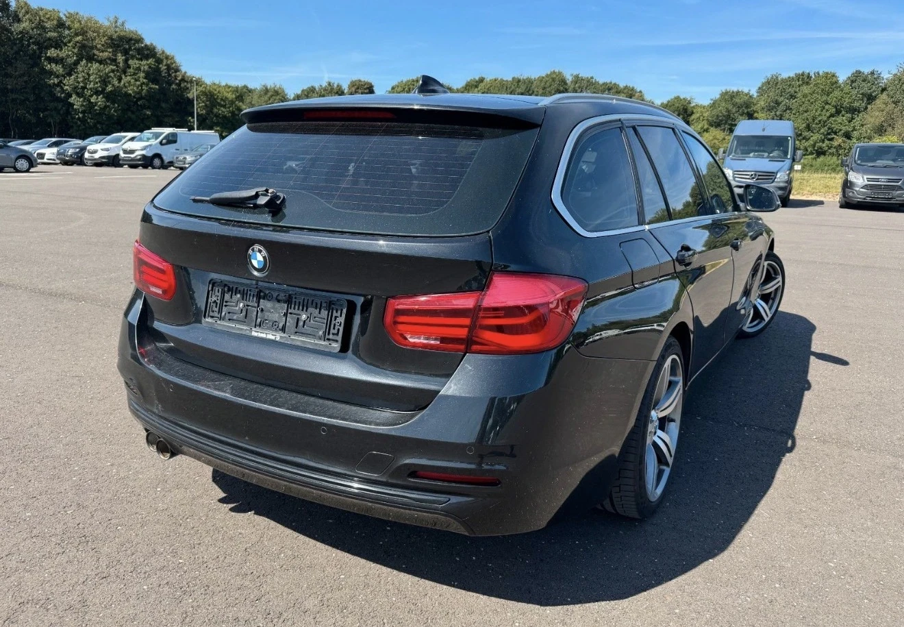BMW 320 B47/190коня/8ZF/Рекаро/Alpine/, снимка 4 - Автомобили и джипове - 55791336