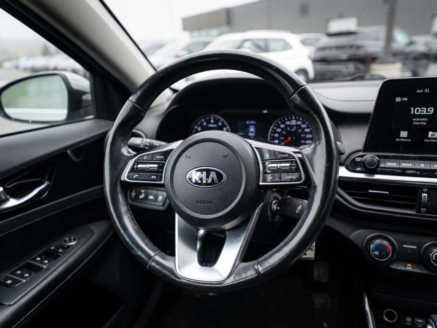 Kia Forte, снимка 9 - Автомобили и джипове - 56019845