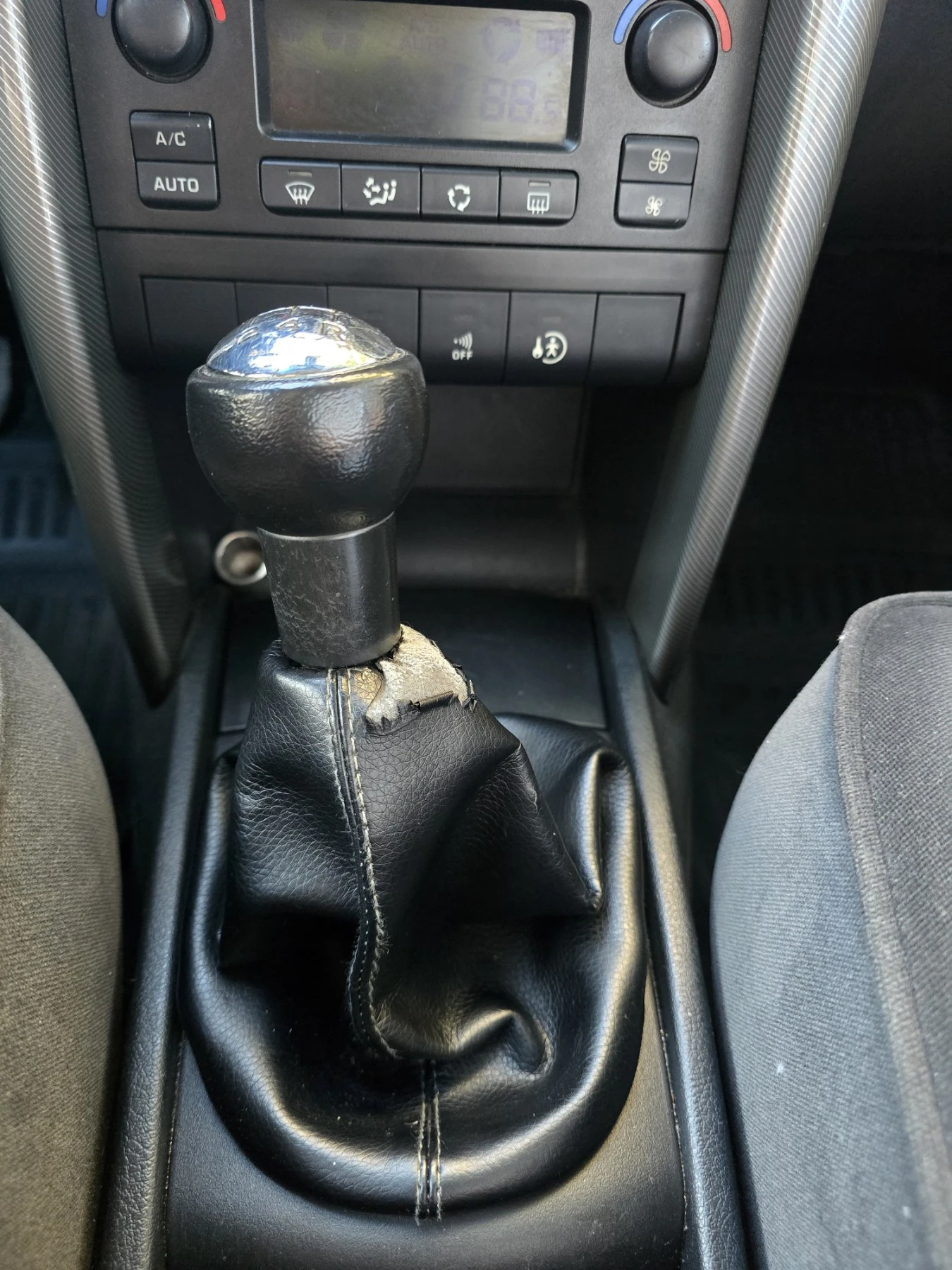 Peugeot 207, снимка 15 - Автомобили и джипове - 56222791