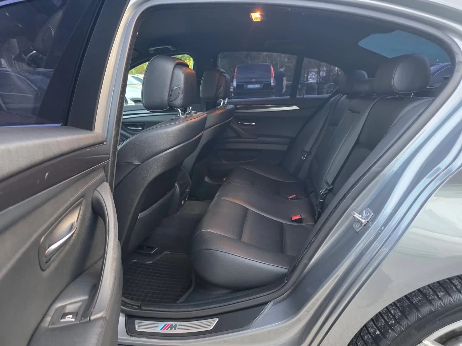 BMW 530 3.0xDrive 258K.C. / M ����� / ZF 8HP / HEAD UP / | Mobile.bg � ����������� 7