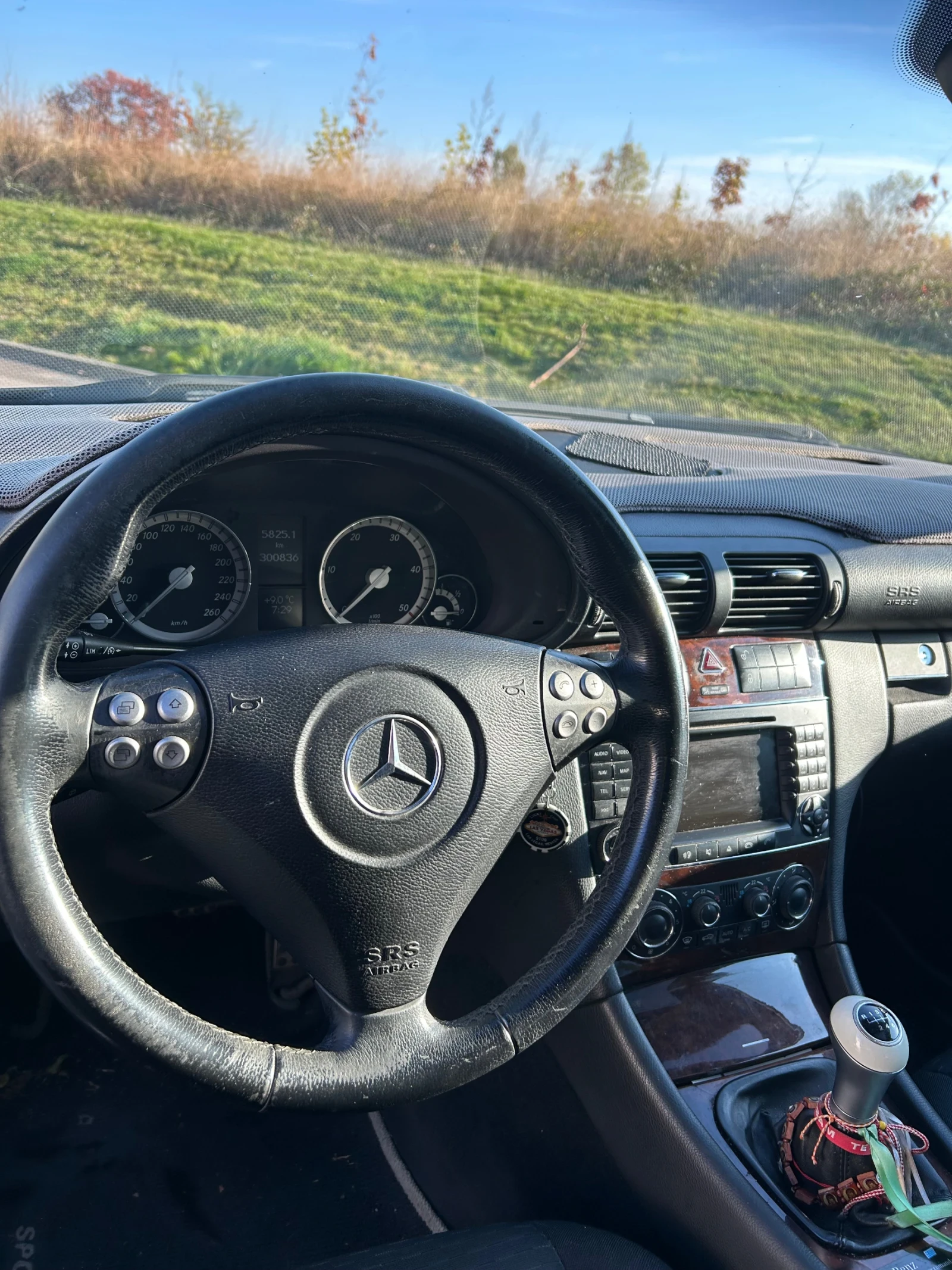 Mercedes-Benz C 220, снимка 7 - Автомобили и джипове - 56560379