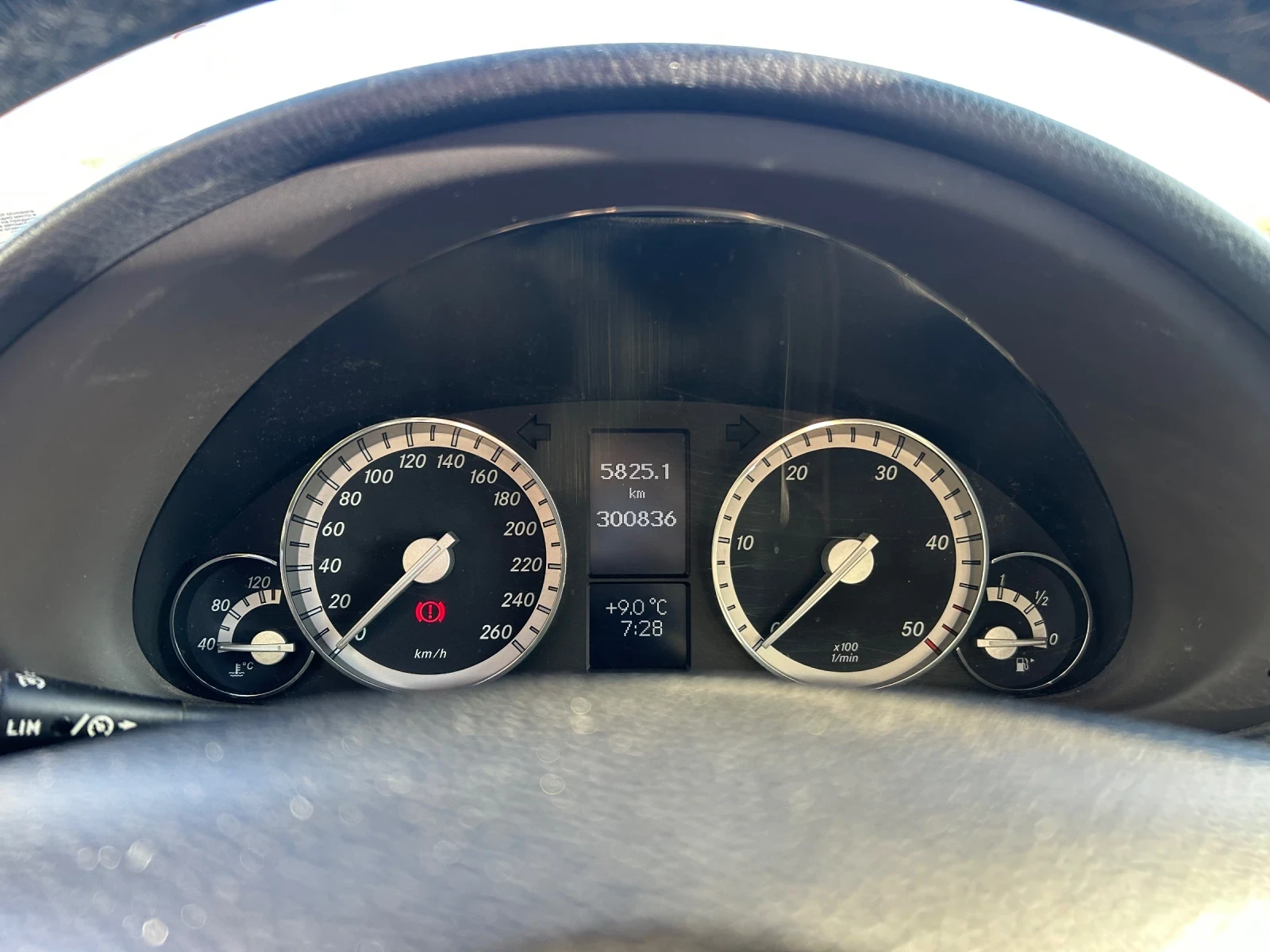 Mercedes-Benz C 220, снимка 6 - Автомобили и джипове - 56560379