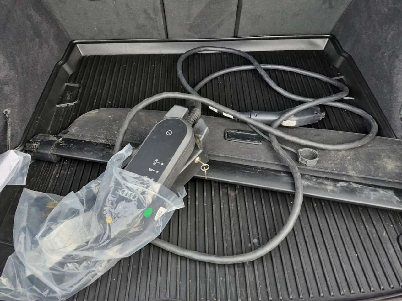 Audi E-Tron Quattro Technik  CARFAX | Mobile.bg � ����������� 16