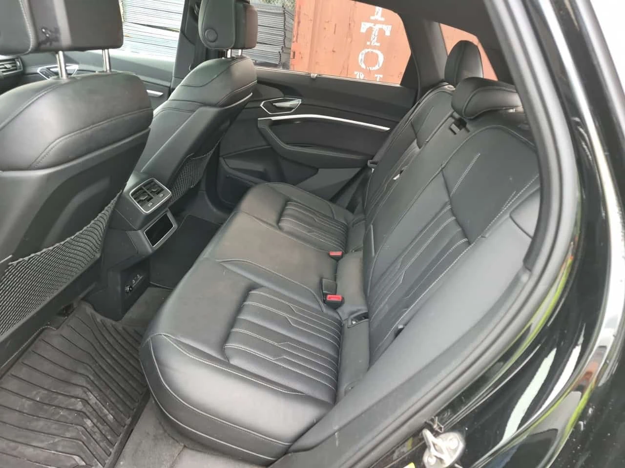 Audi E-Tron Quattro Technik  CARFAX | Mobile.bg � ����������� 12