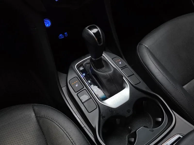 Hyundai Santa fe 2.0, снимка 9 - Автомобили и джипове - 54256639