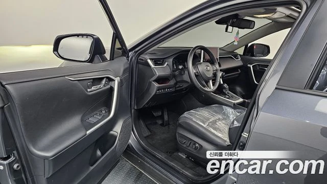 Toyota Rav4 Hybrid 4x4| КАМЕРА| DIST| PANO| ОБДУХВАНЕ| ПАМЕТ, снимка 4 - Автомобили и джипове - 55846306