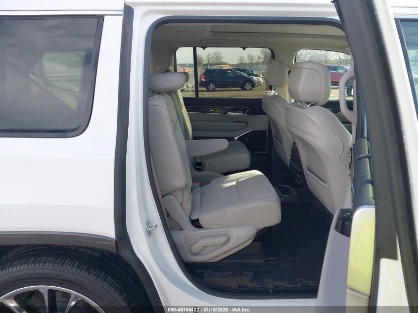 Jeep Grand Wagoneer SERIES III 4X4 * CARFAX*  - изображение 8