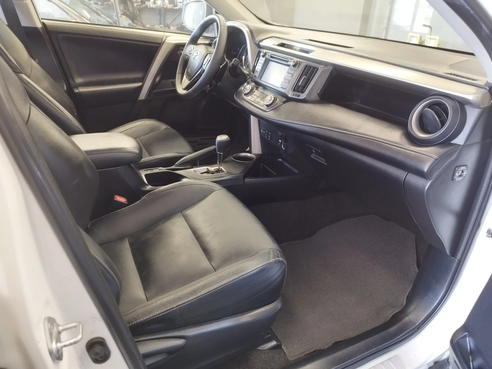 Toyota Rav4 2.2d4d пълна сервизна история , снимка 12 - Автомобили и джипове - 54340675