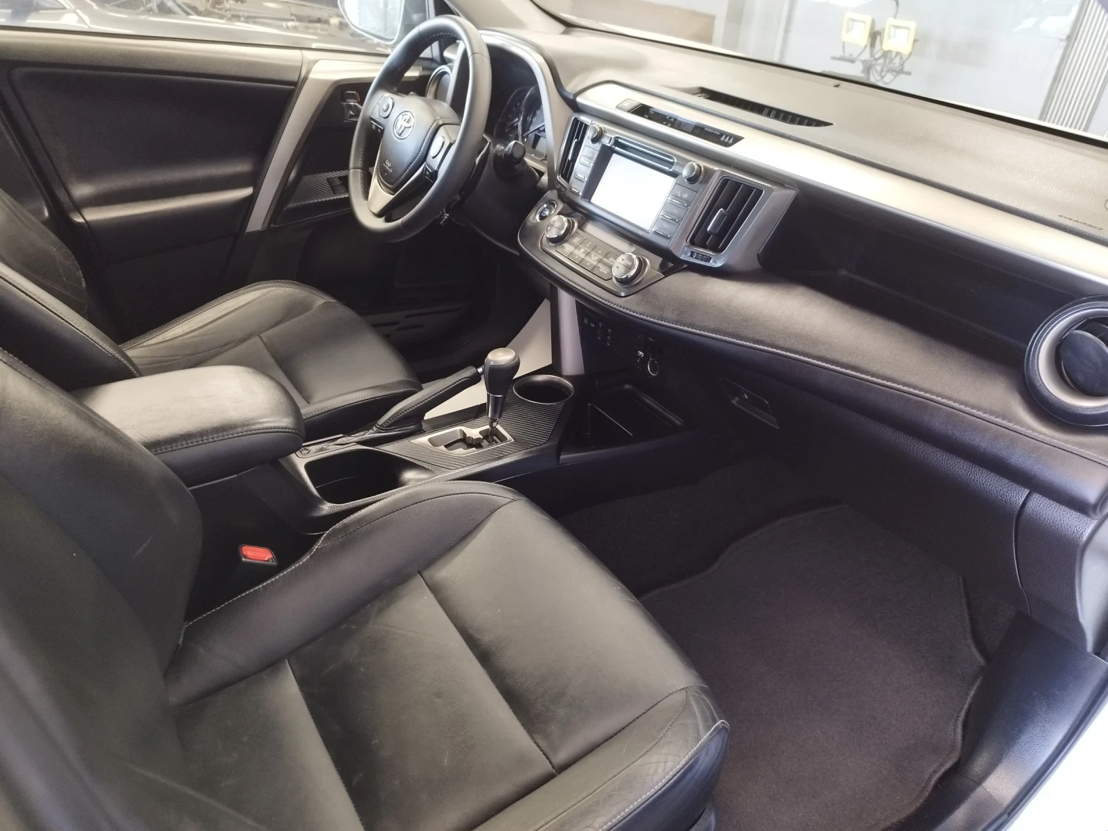 Toyota Rav4 2.2d4d пълна сервизна история , снимка 11 - Автомобили и джипове - 54340675