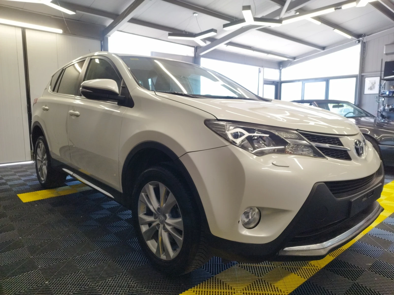Toyota Rav4 2.2d4d пълна сервизна история , снимка 3 - Автомобили и джипове - 54340675