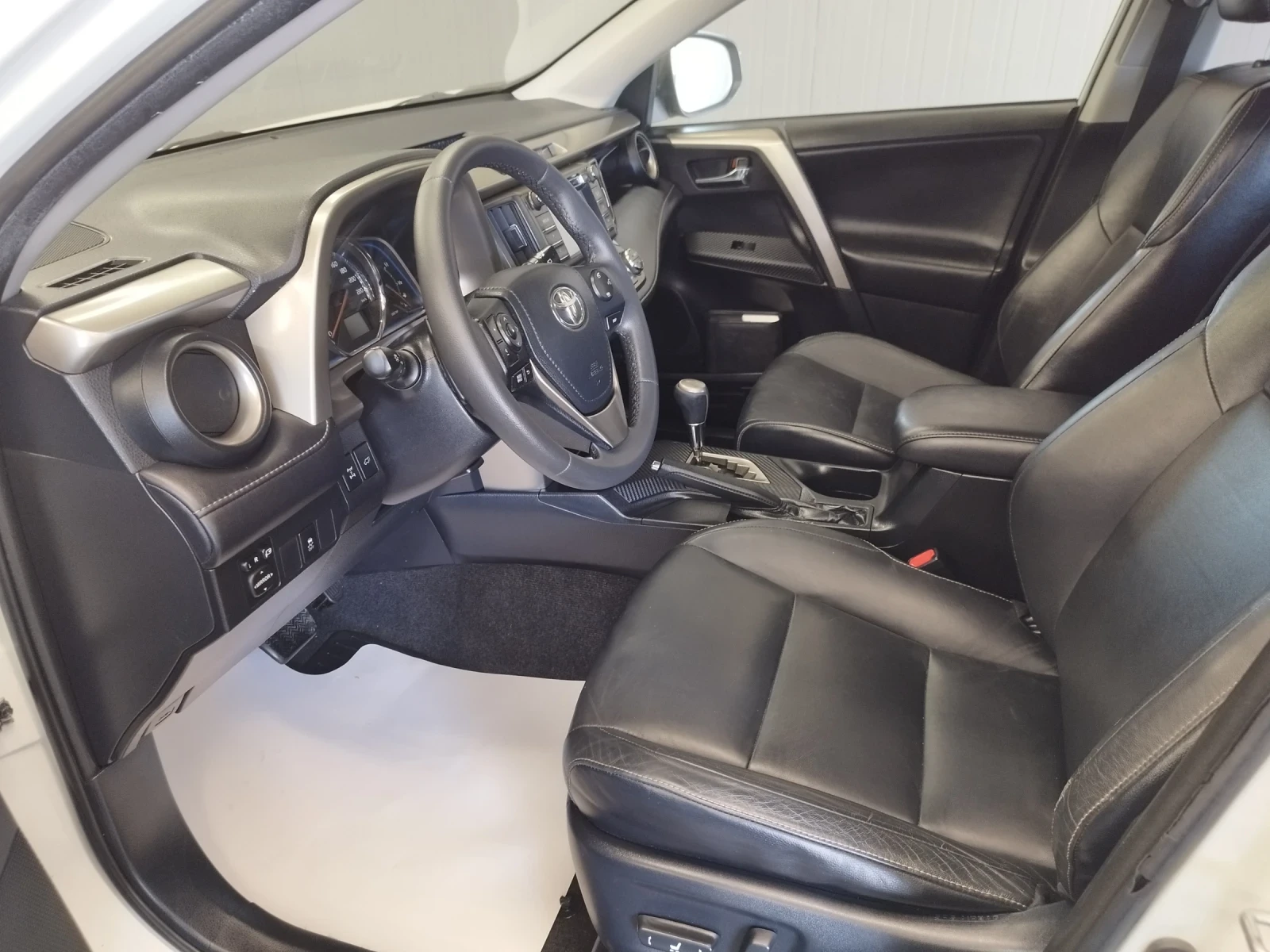 Toyota Rav4 2.2d4d пълна сервизна история , снимка 9 - Автомобили и джипове - 54340675