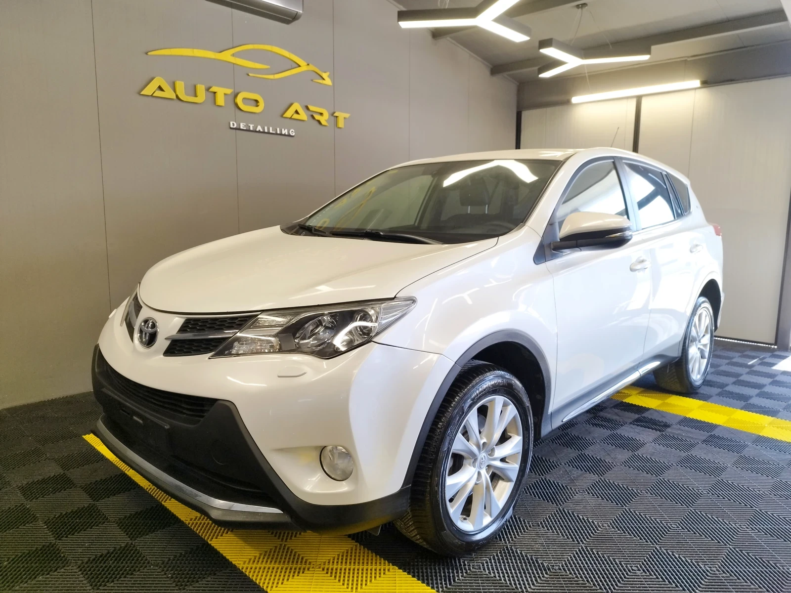 Toyota Rav4 2.2d4d пълна сервизна история 