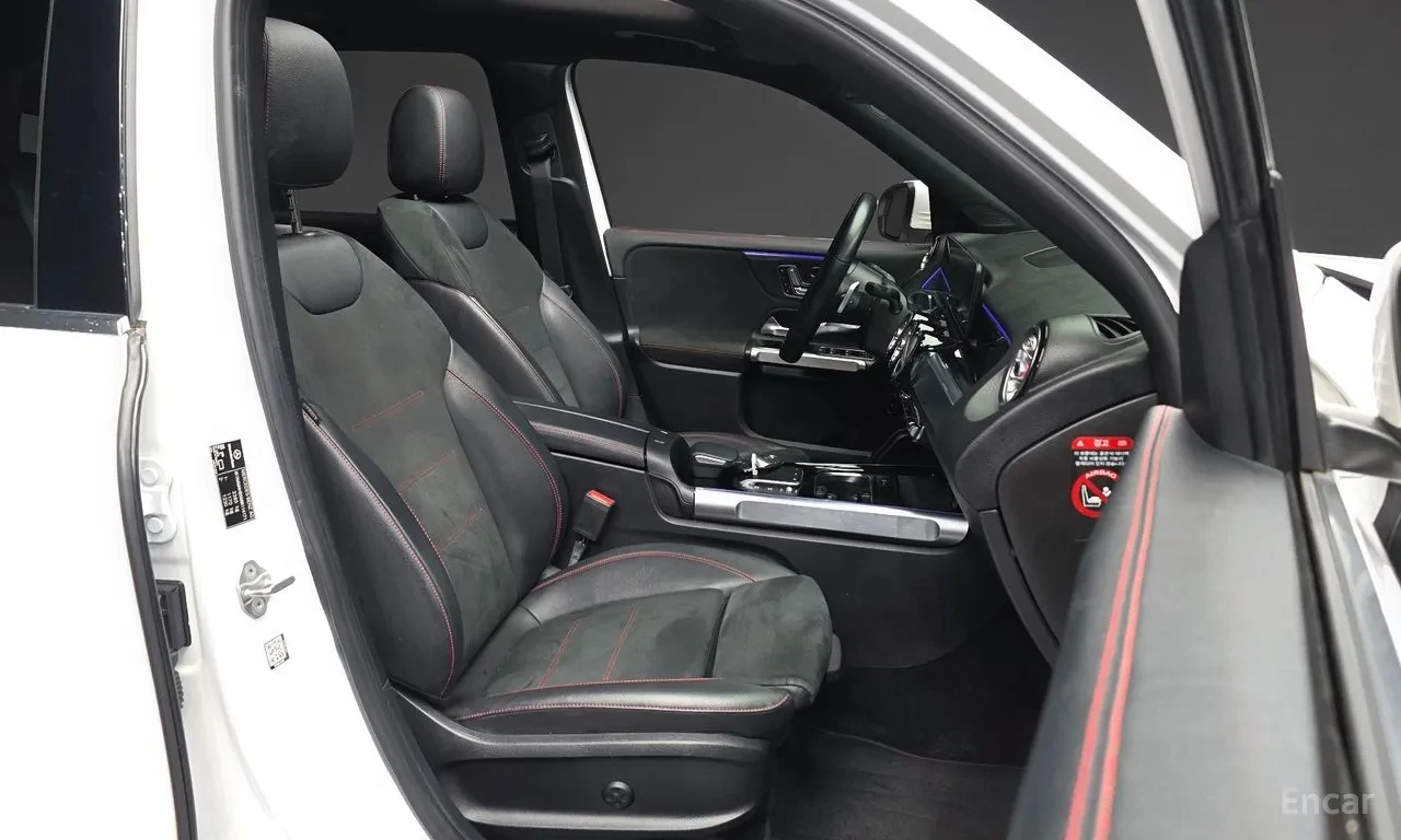 Mercedes-Benz GLB burmester* multibeam led* Parking Assist, снимка 8 - Автомобили и джипове - 54720827