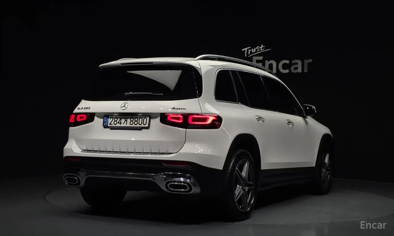 Mercedes-Benz GLB burmester* multibeam led* Parking Assist, снимка 2 - Автомобили и джипове - 54720827
