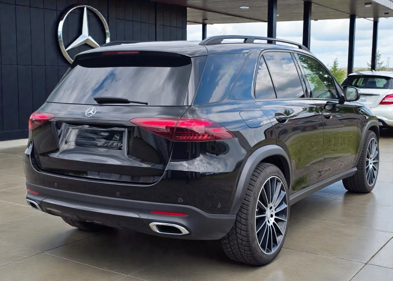 Mercedes-Benz GLE 350 AMG* de* 4M* Carplay* Подгрев* Лизинг , снимка 4 - Автомобили и джипове - 54781113